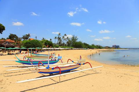Chill out on Sanur beach